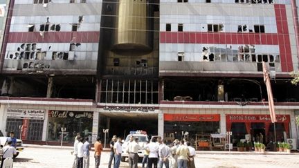 L'hôtel "Soma" de Souleimaniyeh, au Kurdistan irakien, après l'incendie meurtrier qui l'a ravagé le 16 juillet 2010. (AFP/SHWAN MOHAMMED)