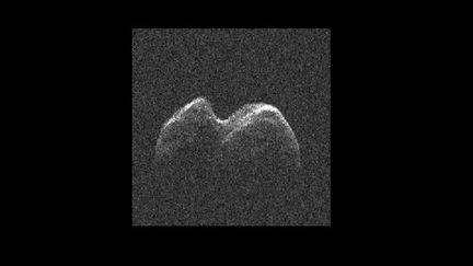 Capture écran de la vidéo de la Nasa "NASA Radar Images of Asteroid 2014 JO25", mercredi 19 avril 2017. (NASA JET PROPULSION LABORATORY)