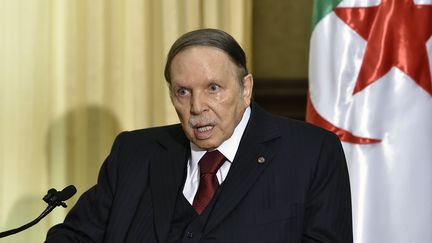 Abdelaziz Bouteflika à Alger, le 10 avril 2016.&nbsp; (ERIC FEFERBERG / AFP)