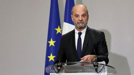 Le ministre de l'Education nationale, Jean-Michel Blanquer, participe à un point de situation sur le Covid-19, le 25 novembre 2021, à Paris. (THOMAS COEX / AFP)