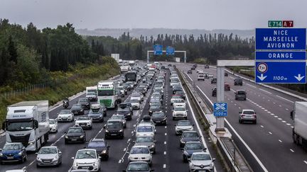 Bouchons sur l'A7, en avril 2022. (CHRISTOPHE AGOSTINIS / MAXPPP)