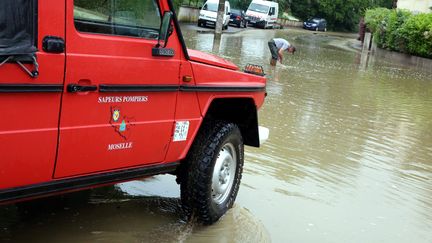 Les pluies ont occasionné des inondations à Beuvange (Meurthe-et-Moselle), le 30 mai 2016. (MAXPPP)