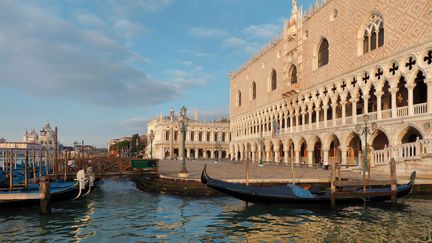 La façade du&nbsp;Palais des Doges,&nbsp;à Venise, l'un des musées censés rester fermés jusqu'en avril 2021.&nbsp; (MANUEL COHEN / MANUEL COHEN VIA AFP)