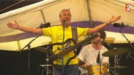 Caetano Veloso en concert au Jazz Festival de la Défense
 (Culturebox)