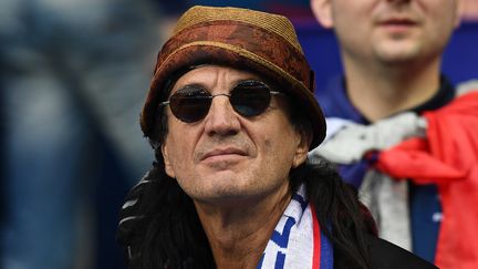 Francis Lalanne lors du quart de finale de l'Euro entre la France et l'Islande, au Stade de France de Saint-Denis (Seine-Saint-Denis), le 3 juillet 2016. (FRANCK FIFE / AFP)