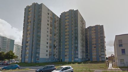 Les faits se sont produits dans cet ensemble d'immeubles de Calais. (GOOGLE STREET VIEW / FRANCETV INFO)