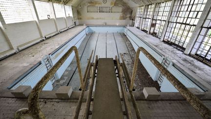 Ancienne piscine olympique construite pour les JO d'&eacute;t&eacute; de 1936 &agrave; Berlin (Allemagne), en mai 2008. (JOHN MACDOUGALL / AFP)