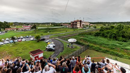 Le Centre national d'études spatiales de Kourou (Guyane), le 12 décembre 2017 lors du lancement d'une fusée Ariane 5. (JODY AMIET / AFP)