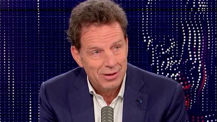 Geoffroy Roux de Bézieux&nbsp;sur franceinfo mardi 26 octobre 2021.&nbsp; (FRANCEINFO / RADIOFRANCE)