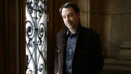 &nbsp; (Michel Bussi est non seulement auteur de romans policiers, mais aussi politologue et professeur de géographie. © Frédéric Dugit/PHOTOPQR/LE PARISIEN)