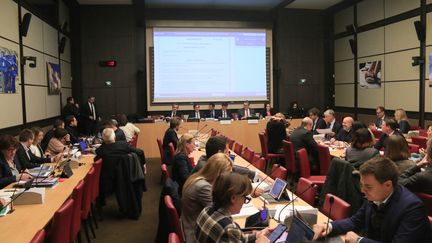 Deputies during the examination of the immigration bill in the law committee at the National Assembly, November 27, 2023. (QUENTIN DE GROEVE / HANS LUCAS / AFP)