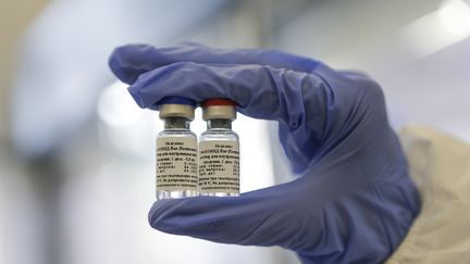 Des doses du vaccin contre le Covid-19 développé par l'institut de recherche russe Gamaleya,&nbsp;à Moscou, le 6 août 2020. (HANDOUT / RUSSIAN DIRECT INVESTMENT FUND)