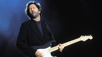 Le guitariste Eric Clapton sur scène à La Hague en 1990.
 (Frans Schellekens/Redferns/Getty)