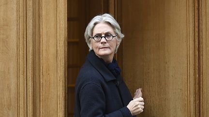 Penelope Fillon quitte son appartement parisien, le 27 mars 2017. (LIONEL BONAVENTURE / AFP)