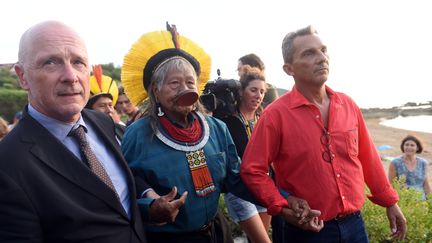 Le chef indien Raoni à son arrivée à Bidart, le 26 août 2017. (GAIZKA IROZ / AFP)