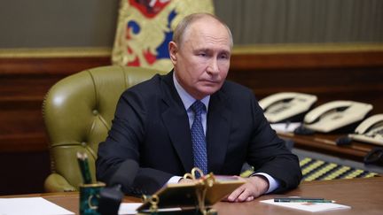 Le président russe Vladimir Poutine, lors d'une réunion à Saint-Pétersbourg, le 20 septembre 2024. (ALEXANDER KAZAKOV / POOL / AFP)