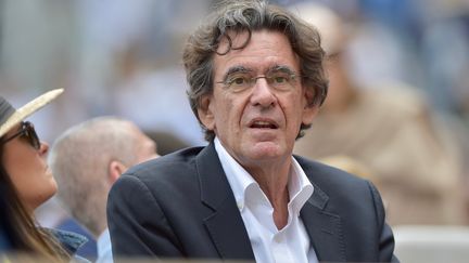 Luc Ferry, ancien ministre de la Jeunesse et de l'Education, parmi les spectateurs du tournoi de Roland-Garros, le 9 juin 2019. (FRANCK CASTEL / MAXPPP)