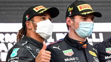 Lewis Hamilton et Max Verstappen vont une fois de plus être en duel lors du GP du Portugal. (MIGUEL MEDINA / AFP)