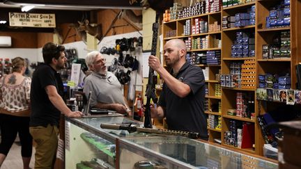 Une armurerie à Glassboro (New Jersey), le 26 mai 2022. (TAYFUN COSKUN / ANADOLU AGENCY / AFP)