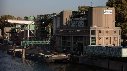 Lafarge Beton, sur les quais de Bercy à Paris (photo d'illustration). (AURELIEN MORISSARD / MAXPPP)