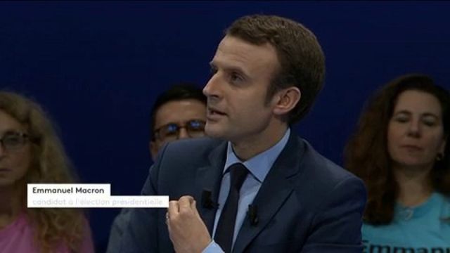 Emmanuel Macron "assume" ses propos sur la colonisation mais demande "pardon" à ceux qu'il a blessés