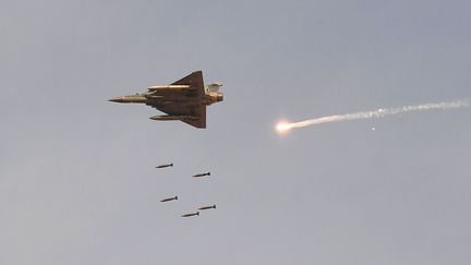 Un Mirage 2000 de l'armée indienne lors d'un exercice militaire, le 16 février 2019. (PRAKASH SINGH / AFP)