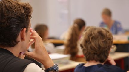 Dans une classe de collège, le 4 septembre 2023. (PH LAVIEILLE / MAXPPP)