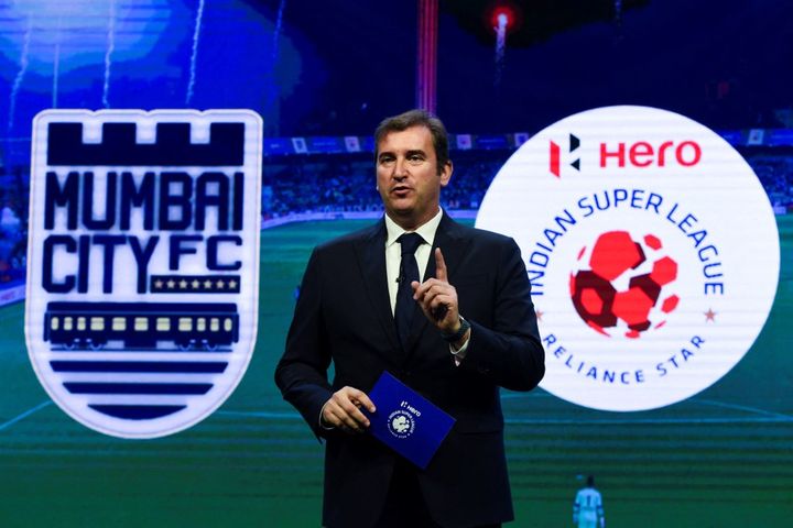 Ferran Soriano, directeur général de Manchester City et patron du City Football Group, lors du rachat du Mumbai City FC en 2019.&nbsp; (INDRANIL MUKHERJEE / AFP)