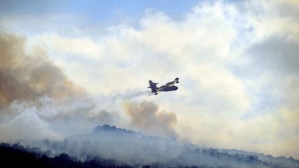 Un incendie &agrave; Bouletern&egrave;re et Serrabone (Pyr&eacute;n&eacute;es-Orientales) samedi 21 juillet 2012. (FREDERIC VENNARECCI / L'INDEPENDANT / MAXPPP)