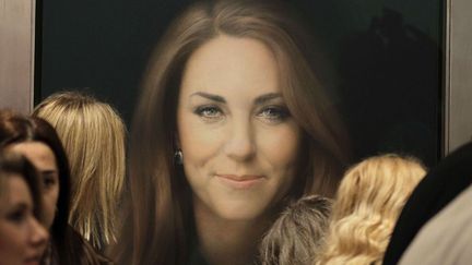 Portrait officiel de Kate Middleton, duchesse de Cambridge, par l'artiste Paul Emsley, dévoilé à la National Portrait Gallery de Londres
 (Sang Tan/AP/SIPA)