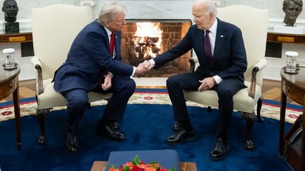 Le président élu Donald Trump et le président sortant Joe Biden, à la Maison Blanche, le 13 novembre 2024.