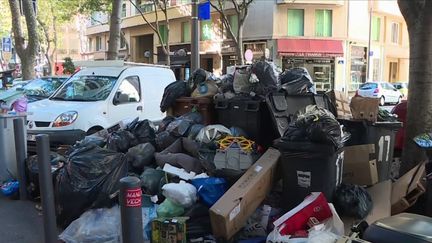 Marseille : les éboueurs en grève contre de la réforme de la fonction publique