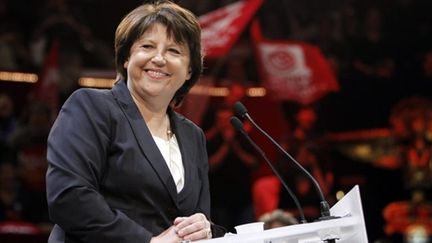 La première secrétaire du PS, Martine Aubry, en meeting à Paris le 11 mars 2010 (AFP - JOEL SAGET)