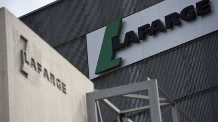 Un&nbsp;site&nbsp;du groupe Lafarge, le 7 avril 2014 à Paris. (FRANCK FIFE / AFP)