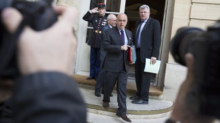 &nbsp; (Bernard Cazeneuve annonce une "expérimentation" de la limitation de vitesse à 80 km/h © MaxPPP)