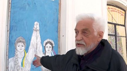 Guerre en Ukraine : à 84 ans, il dénonce le conflit en peinture