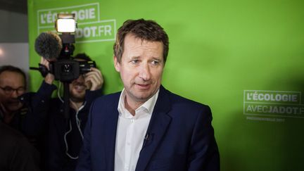 Le candidat écologiste à la présidentielle Yannick Jadot, le 7 novembre 2016 au siège du parti à Paris.&nbsp; (TRISTAN REYNAUD/SIPA)