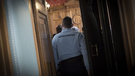 Quatre hommes, suspect&eacute;s d'&ecirc;tre impliqu&eacute;s dans les attentats perp&eacute;tr&eacute;s &agrave; Paris, ont &eacute;t&eacute; d&eacute;f&eacute;r&eacute;s mardi 20 janvier matin au tribunal de Paris, en vue de leur possible mise en examen. (MAXPPP)