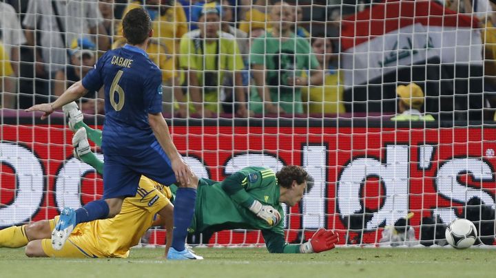 Yohan Cabaye a inscrit le 15 juin 2012 face &agrave; l'Ukraine son premier but en bleu. (CHARLES PLATIAU / REUTERS)