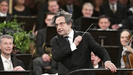 Riccardo Muti dirige l'Orchestre philharmonique de Vienne lors du Concert du Nouvel An le 1er janvier 2018.
 (HANS PUNZ / APA / AFP)