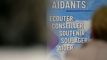 Congé de proche aidant, aide au répit... Les dispositifs pour les aidants restent encore méconnus