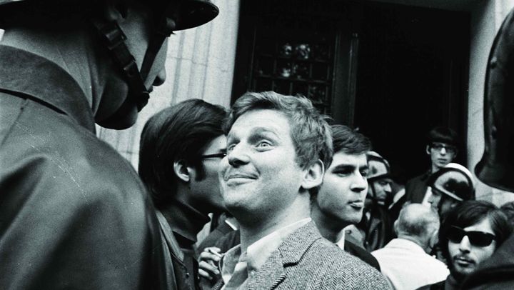 Daniel Cohn-Bendit devant la Sorbonne (© Gilles Caron)