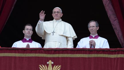 Le pape Fran&ccedil;ois lors de sa b&eacute;n&eacute;diction "&agrave; la ville et au monde" &agrave; Rome (Italie), le 25 d&eacute;cembre 2013. (FILIPPO MONTEFORTE / AFP)