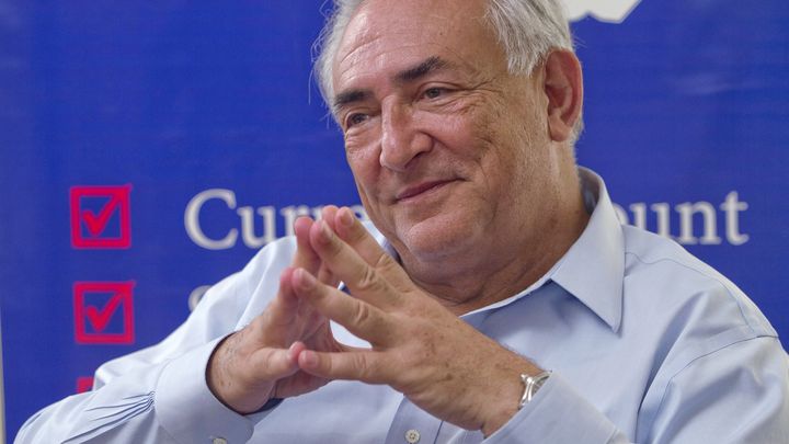 L'ancien patron du FMI, Dominique Strauss-Kahn, lors d'une visite &agrave; Djouba (Soudan du Sud), le 14 mai 2013. (ALI NGETHI / AFP)