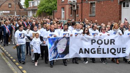 Une marche blanche à la mémoire d'Angélique, le 1er mai 2018, à&nbsp;Wambrechies (Nord). (AFP)