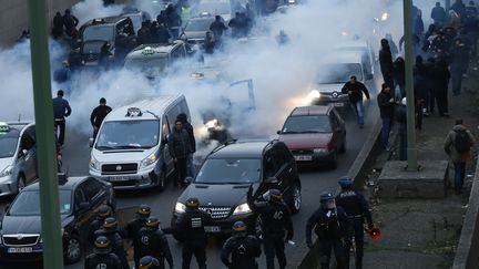 Grève des taxis : de vives tensions en région parisienne