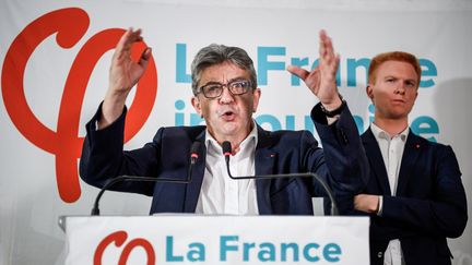 Le dirigeant de La France insoumise lors de sa conférence à Paris, le 19 octobre 2018. (ERIC FEFERBERG / AFP)