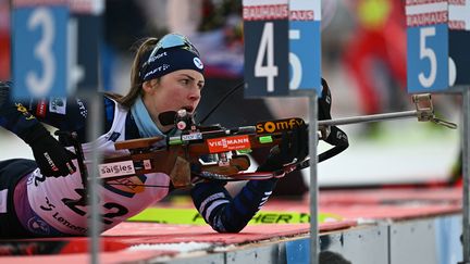 Justine Braisaz-Bouchet a signé sa première victoire de la saison sur le sprint de Lenzerheide (Suisse), le 14 décembre 2023. (FABRICE COFFRINI / AFP)