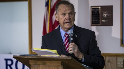 Le candidat républicain Roy Moore en meeting de campagne, le 27 novembre 2017. (JOE BUGLEWICZ / GETTY IMAGES NORTH AMERICA)