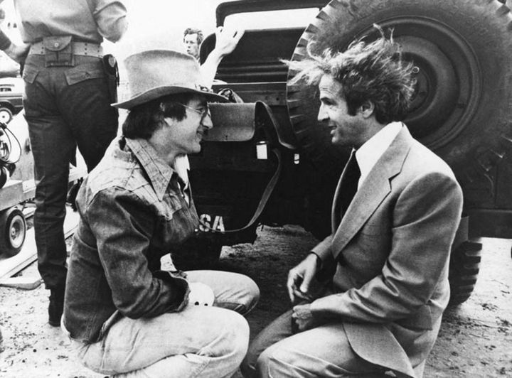 Steven Spielberg et François Truffaut sur le tournage de "Rencontres du troisième type", en 1977. (COLUMBIA PICTURES CORPORATION / / COLLECTION CHRISTOPHEL VIA AFP)